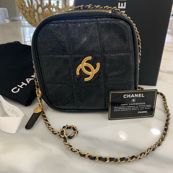 Chanel Small Diamond Runway Bag Grained Calfskin Black - Picture 1 of 15